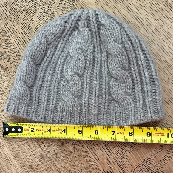Banana Republic 100% Cashmere Cable Knit Gray Beanie - Picture 11 of 14